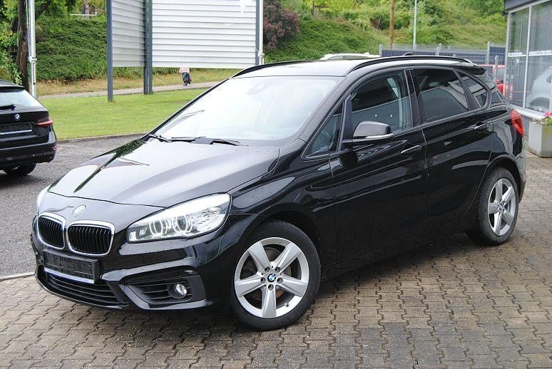 Schwarz Gebraucht 2014 BMW 218 Active Tourer Van / Kleinbus | 7.990 € (Guter Preis) - Bild 1/4