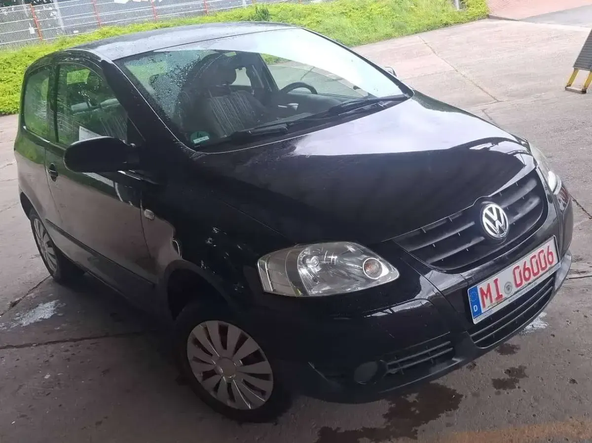 Gebraucht VW Fox Basis 54 PS (39 kW) 2006 Schwarz Kleinwagen