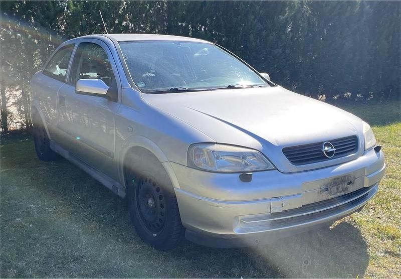 Gebraucht Opel Astra 116 PS (85 kW) 1998 Silber Limousine