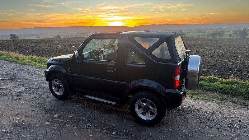 Schwarz Gebraucht 2006 Suzuki Jimny SUV | 9.800 € - Bild 1/4