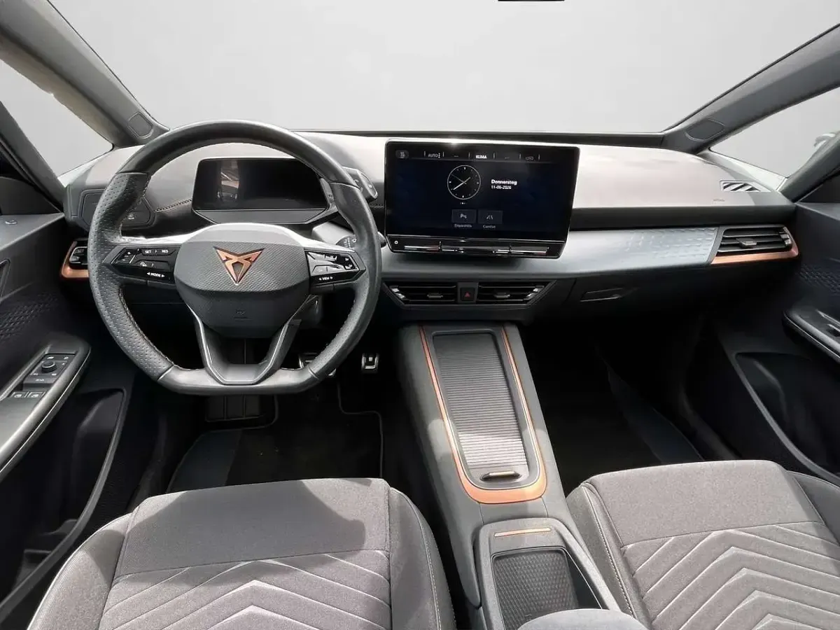 Gebraucht Cupra Born 150 kW (204 PS) 2023 Aurora blue metallic Kleinwagen