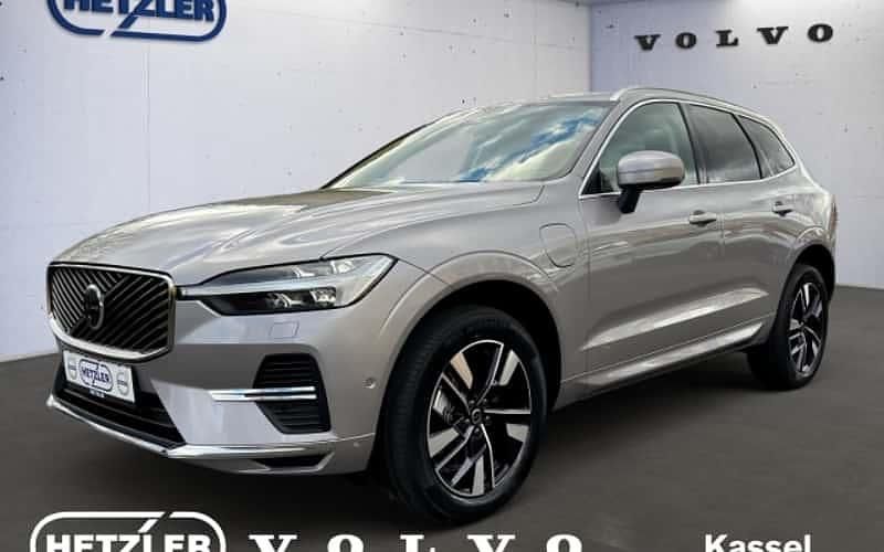 Silber Neu 2025 Volvo XC60 Plus SUV | 83.780 € - Bild 1/4