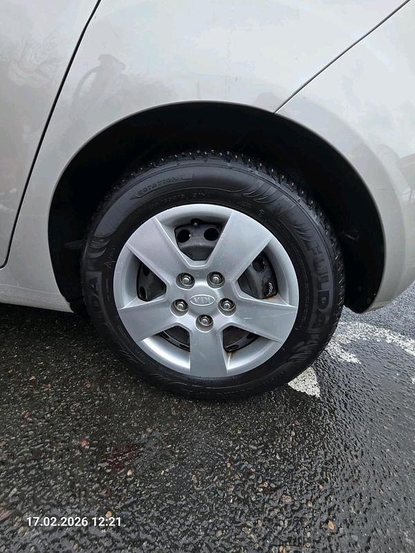 Gebraucht Kia Venga 125 PS (91 kW) 2010 Gold Kleinwagen