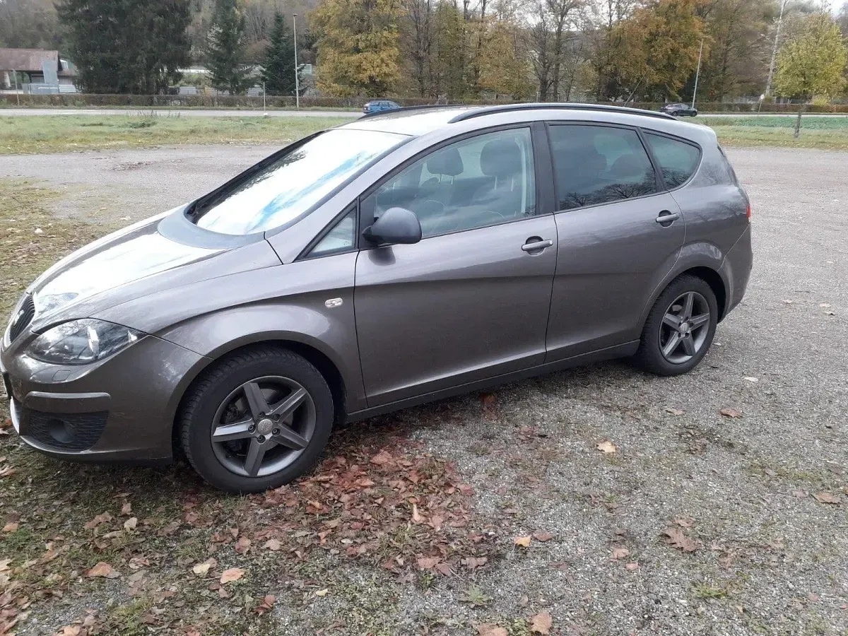 Gebraucht Seat Altea XL 4You 125 PS (91 kW) 2014 Grau Van / Kleinbus