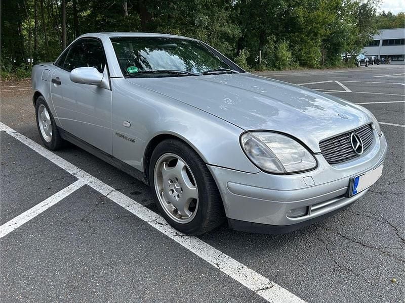 Gebraucht Mercedes SLK230 193 PS (141 kW) 1998 Silber Cabrio