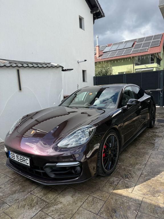 Rot Gebraucht 2019 Porsche Panamera GTS Sport Turismo Limousine | 63.900 € (Etwas zu teuer) - Bild 1/4