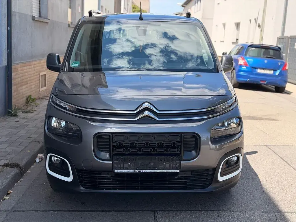 Gebraucht Citroën Berlingo Feel 131 PS (96 kW) 2019 Grau Van / Kleinbus