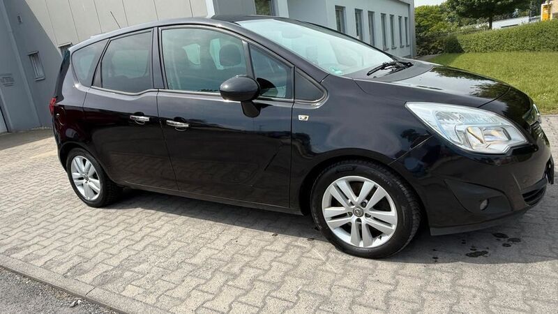 Gebraucht Opel Meriva Color Edition 131 PS (96 kW) 2011 Schwarz Van / Kleinbus