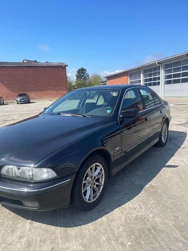 Second-hand BMW 520 170 CP (125 kW) 2000 Negru Berlinǎ