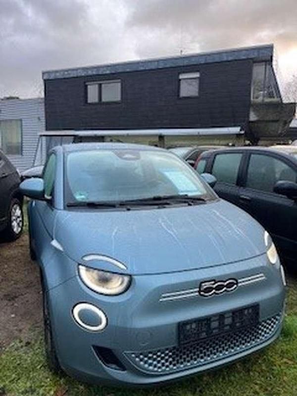 Gebraucht Fiat 500e Icon 86 kW (118 PS) 2021 Colore esterno (eis blau) Kombi