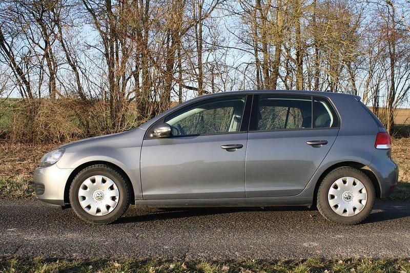 Gebraucht VW Golf VI Trendline 105 PS (77 kW) 2011 Grau Kleinwagen