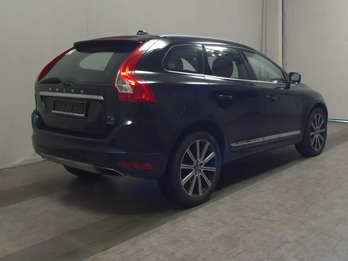 Gebraucht Volvo XC60 Inscription 306 PS (225 kW) 2016 Black solid stone SUV