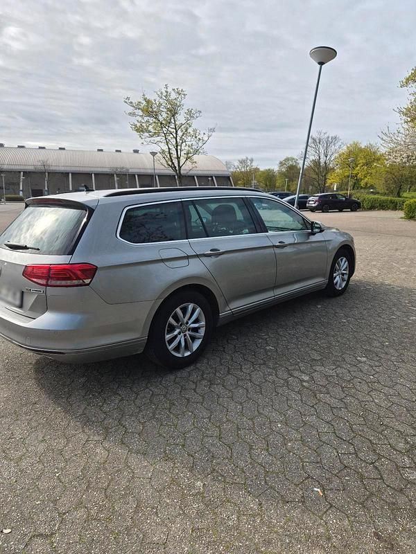 Gebraucht VW Passat 179 PS (131 kW) 2017 Kombi