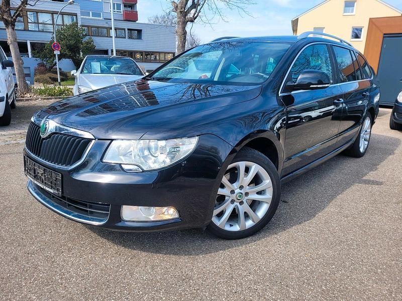 Gebraucht Skoda Superb Ambition 170 PS (125 kW) 2012 Schwarzmagic perleffekt Kombi