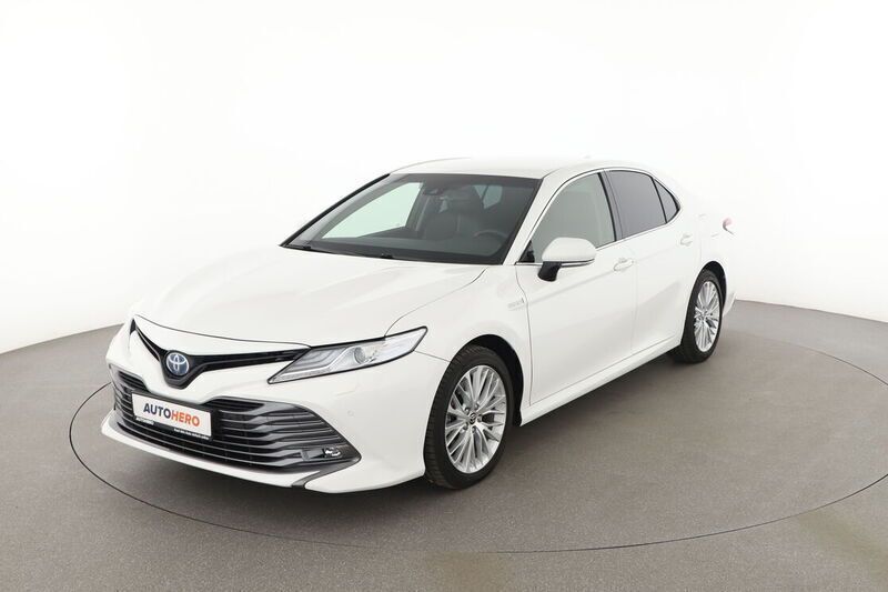 Weiß Gebraucht 2020 Toyota Camry Executive Limousine | 23.110 € (Superpreis) - Bild 1/4