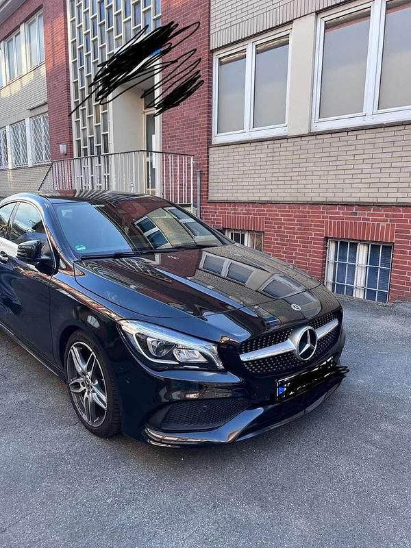 Schwarz Gebraucht 2018 Mercedes CLA200 AMG line Coupé | 22.000 € (Fairer Preis) - Bild 1/4