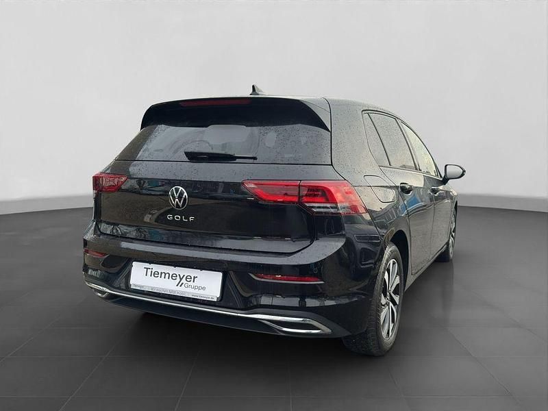 Gebraucht VW Golf VIII Active 150 PS (110 kW) 2023 Schwarz Limousine
