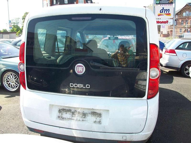 Gebraucht Fiat Doblò 90 PS (66 kW) 2012 Weiß Van / Kleinbus