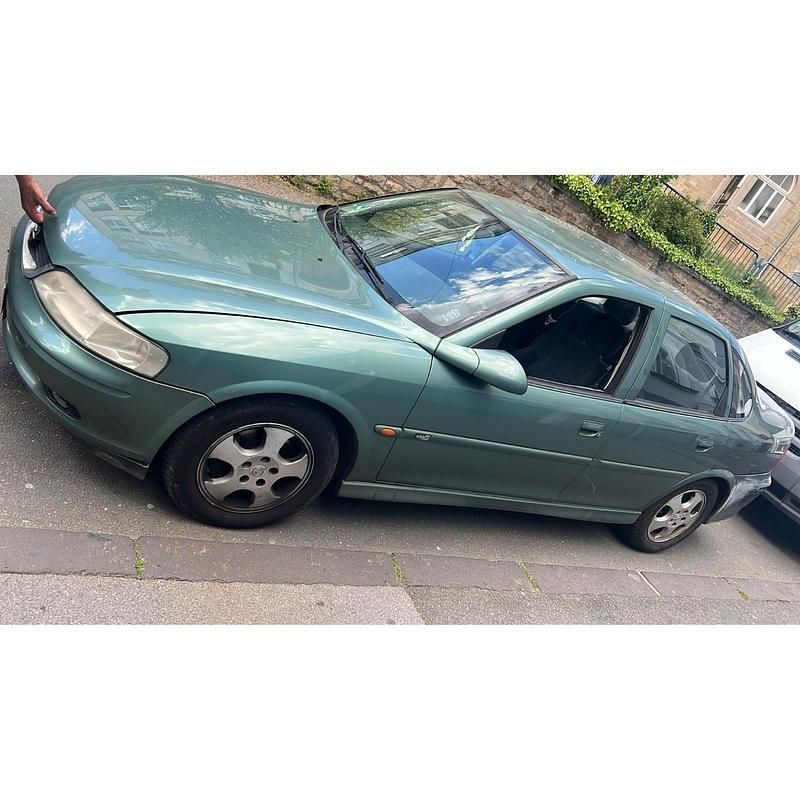 Grün Gebraucht 2000 Opel Vectra Limousine | 800 € (Guter Preis) - Bild 1/4