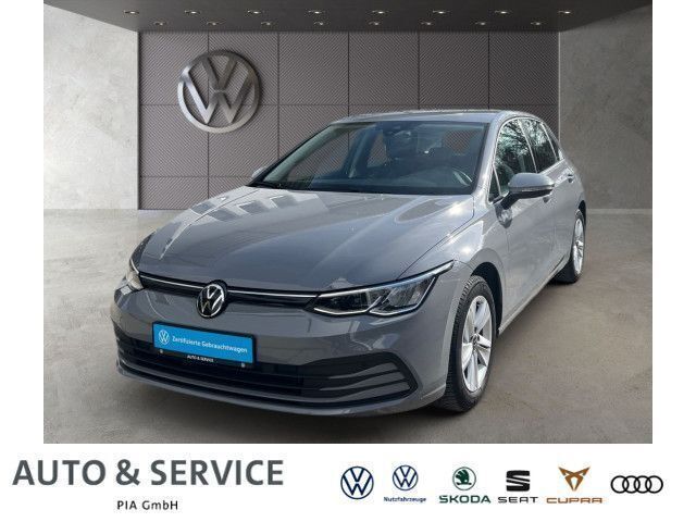 C2 mondsteingrau Gebraucht 2024 VW Golf VIII Life Limousine | 22.990 € (Guter Preis) - Bild 1/3