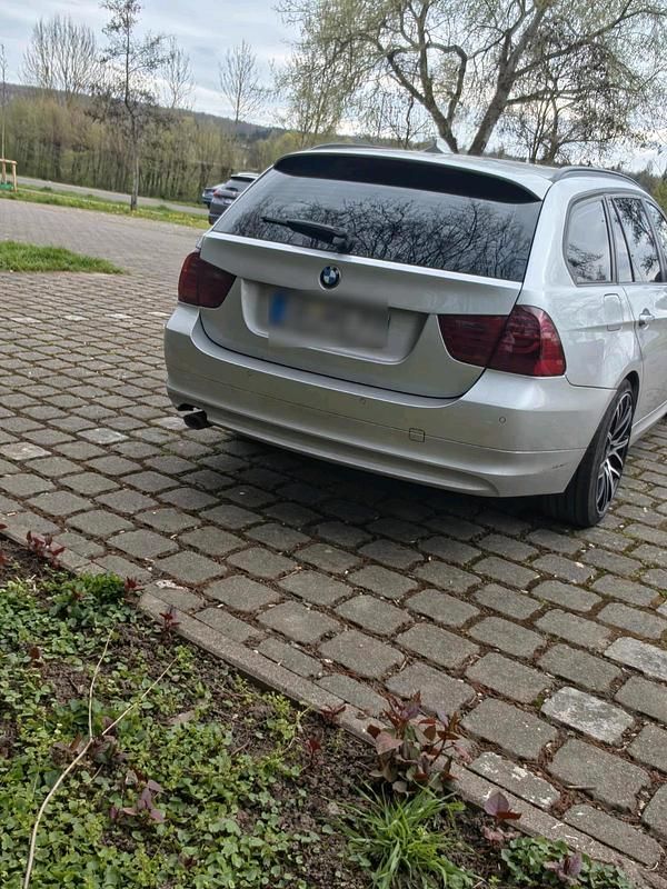Gebraucht BMW 318 2012 Silber Kombi