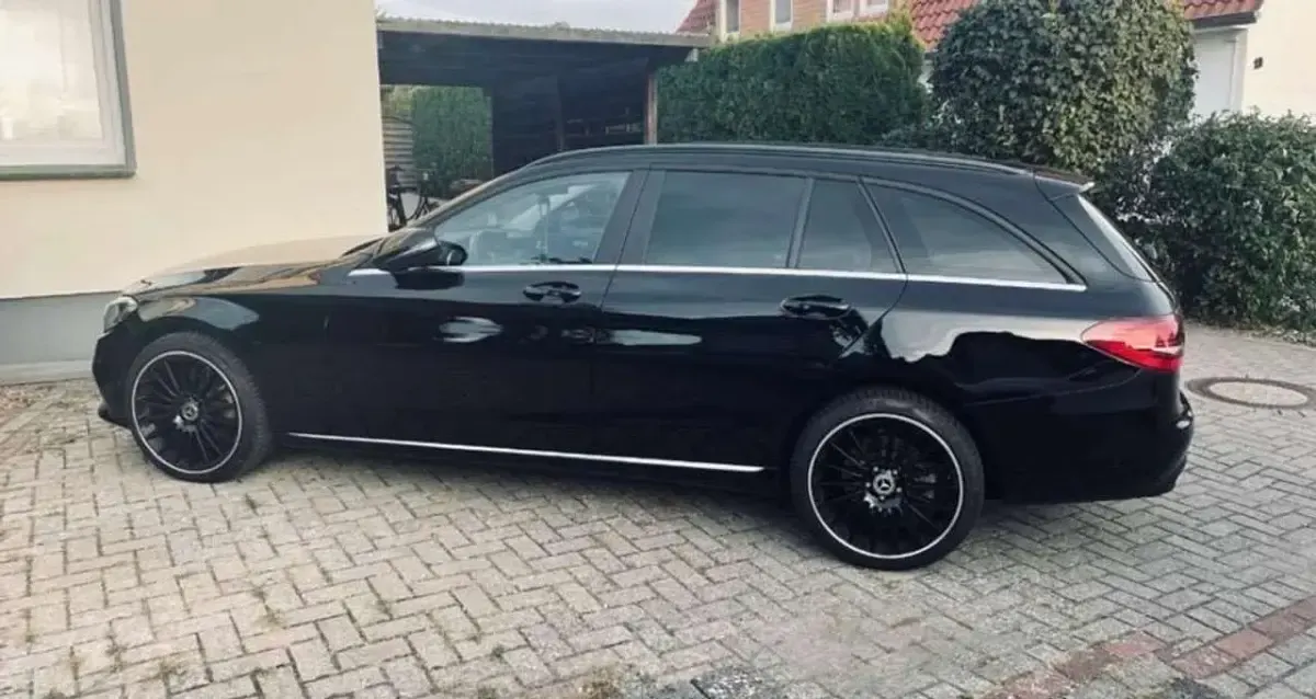 Gebraucht Mercedes C220 194 PS (142 kW) 2019 Schwarz Kombi
