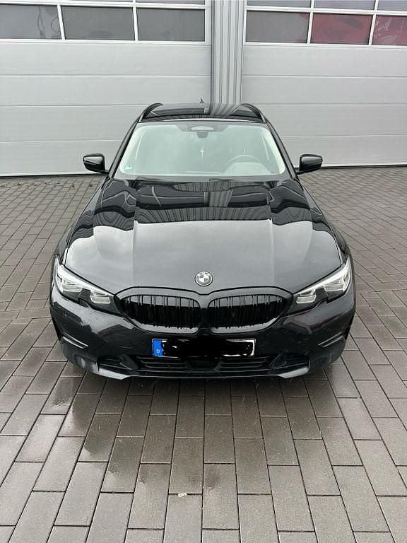 Gebraucht BMW 320 Advantage 190 PS (139 kW) 2020 Schwarz Kombi
