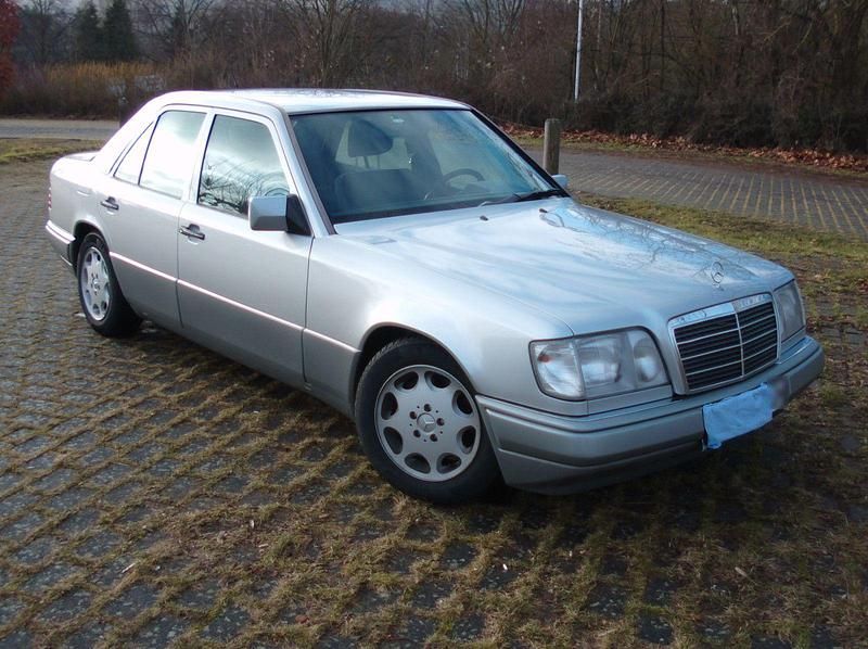 Gebraucht Mercedes 320 220 PS (161 kW) 1994 Silber Limousine