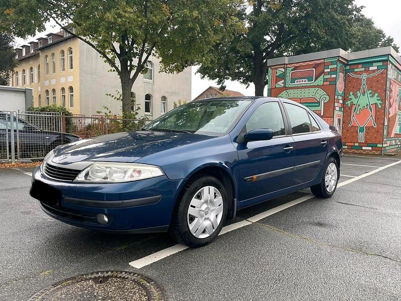Blau Gebraucht 2002 Renault Laguna II Limousine | 2.800 € (Teuer) - Bild 1/4