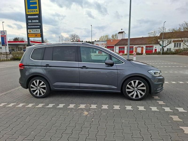 Gebraucht VW Touran Highline 150 PS (110 kW) 2018 Grau Van / Kleinbus