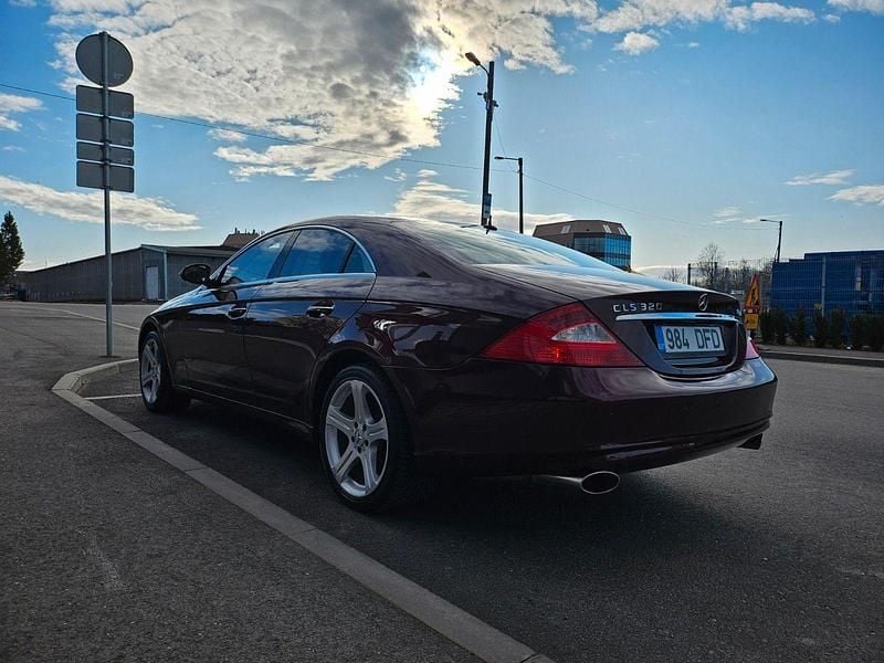 Gebraucht Mercedes CLS320 224 PS (164 kW) 2006 Rot Coupé