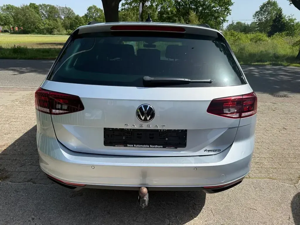 Gebraucht VW Passat 200 PS (147 kW) 2022 Silber Kombi