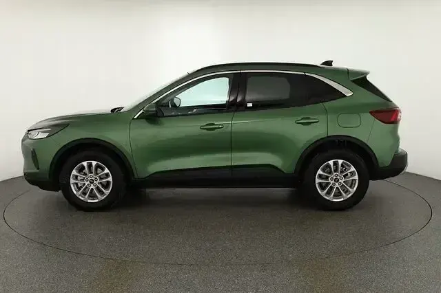 Neu Ford Kuga Titanium 186 PS (136 kW) 2025 Grün SUV
