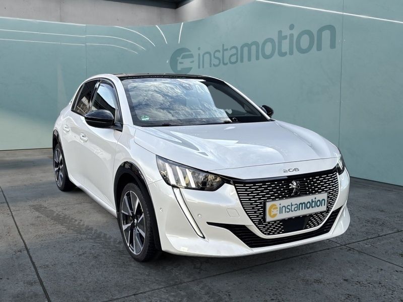 Weiß Gebraucht 2021 Peugeot e-208 GT Kleinwagen | 19.340 € (Etwas zu teuer) - Bild 1/3