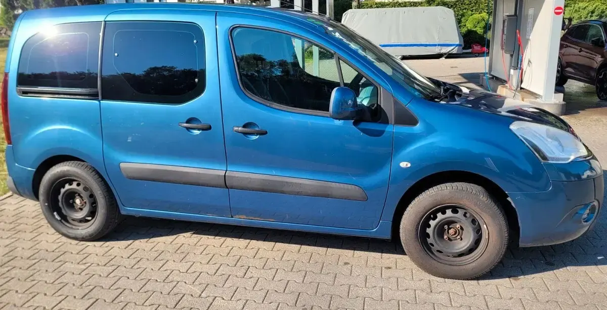 Gebraucht Citroën Berlingo 98 PS (72 kW) 2012 Blau Van / Kleinbus