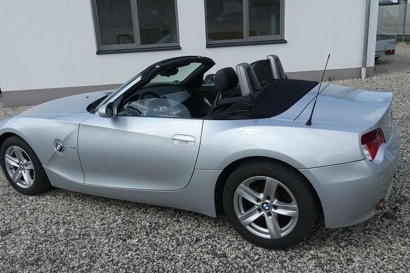 Silber Gebraucht 2008 BMW Z4 Sport Line Cabrio | 10.380 € (Guter Preis) - Bild 1/4