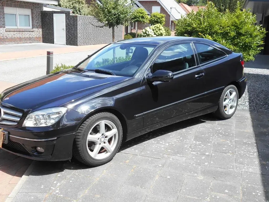 Gebraucht Mercedes CLC180 143 PS (105 kW) 2009 Schwarz Coupé