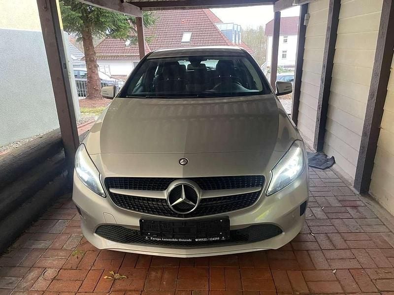 Gebraucht 2016 Mercedes A180 Limousine | 8.900 € (Superpreis) - Bild 1/4