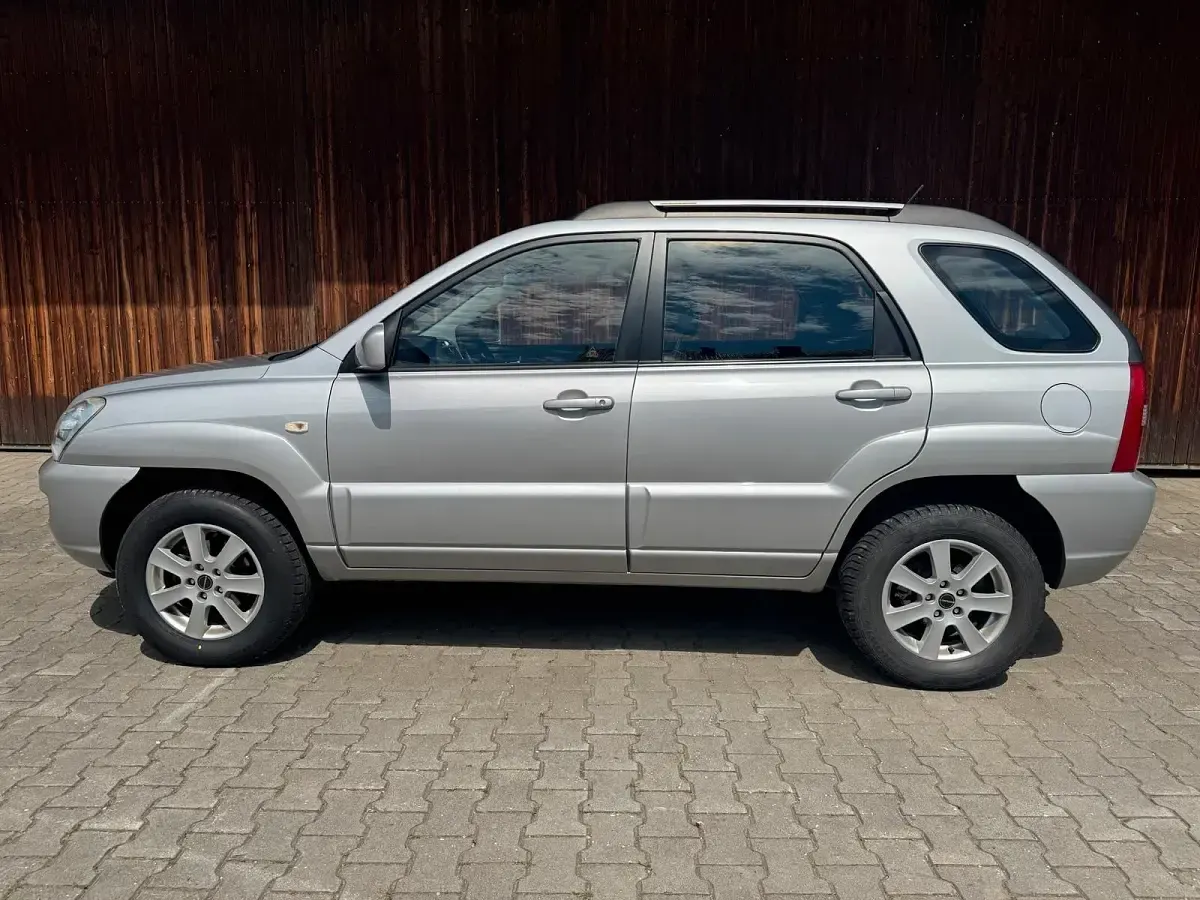 Gebraucht Kia Sportage 140 PS (102 kW) 2007 Silber SUV