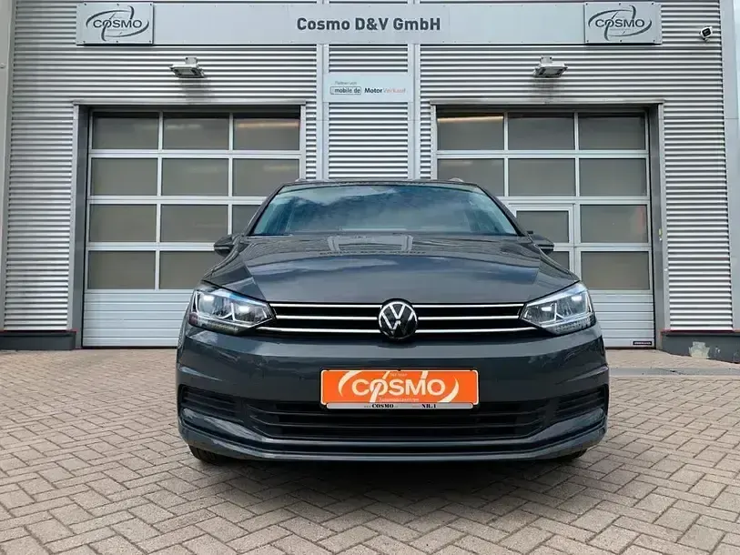 Gebraucht VW Touran 150 PS (110 kW) 2023 Grau Van / Kleinbus