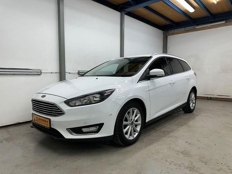 Gebraucht Ford Focus Titanium 120 PS (88 kW) 2016 Weiß Limousine