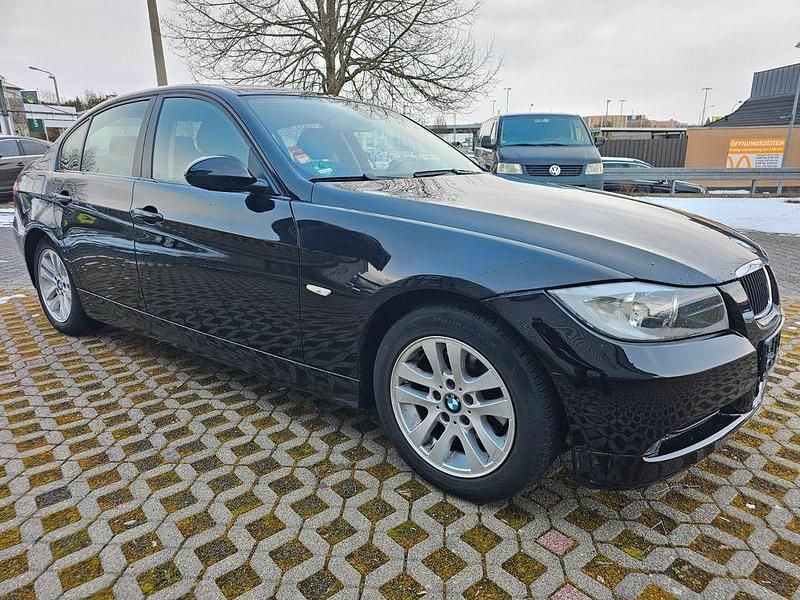 Gebraucht BMW 320 170 PS (125 kW) 2008 Schwarz Limousine