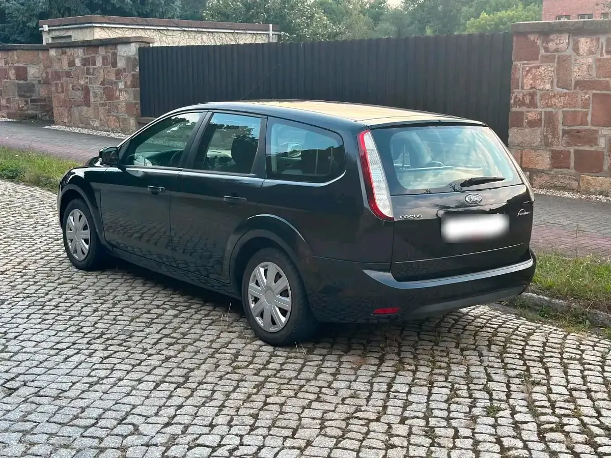 Gebraucht Ford Focus Titanium 109 PS (80 kW) 2011 Schwarz Kombi