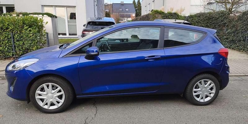 Gebraucht Ford Fiesta 69 PS (50 kW) 2017 Blau Limousine