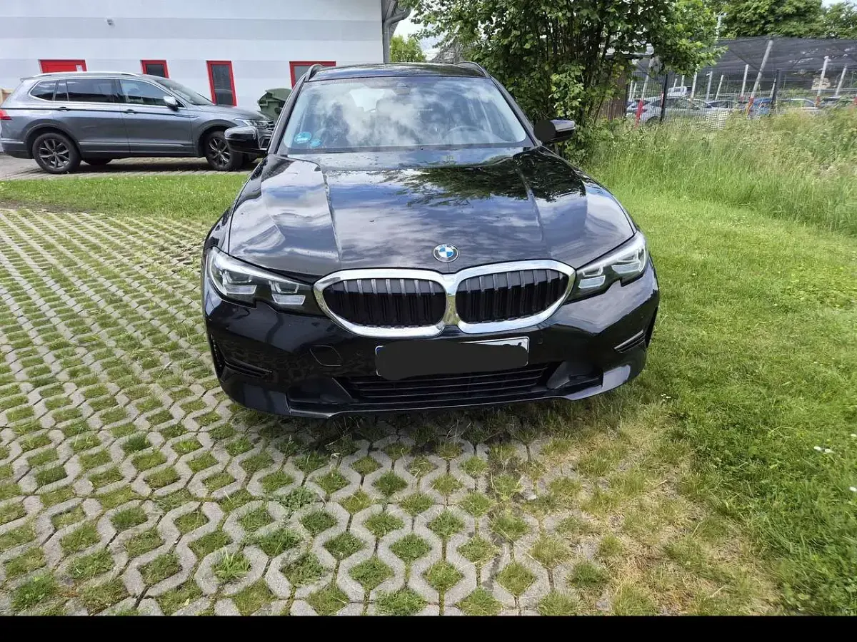 Gebraucht BMW 320 Advantage 184 PS (135 kW) 2020 Schwarz Kombi