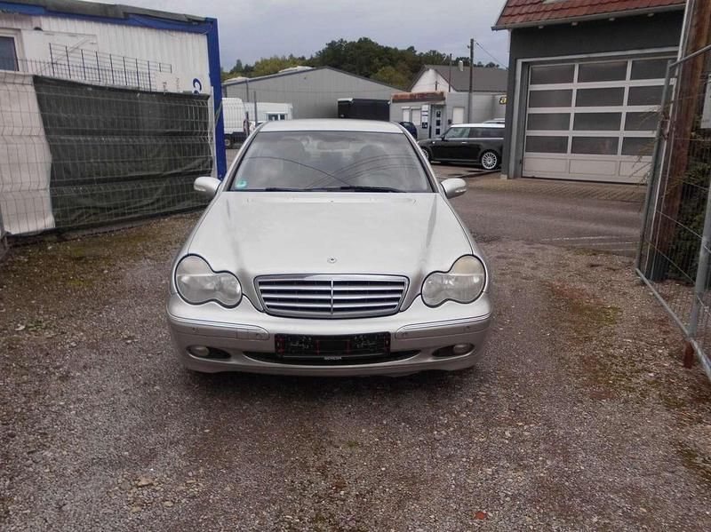 Silber Gebraucht 2003 Mercedes C200 Elegance Limousine | 1.950 € (Guter Preis) - Bild 1/4