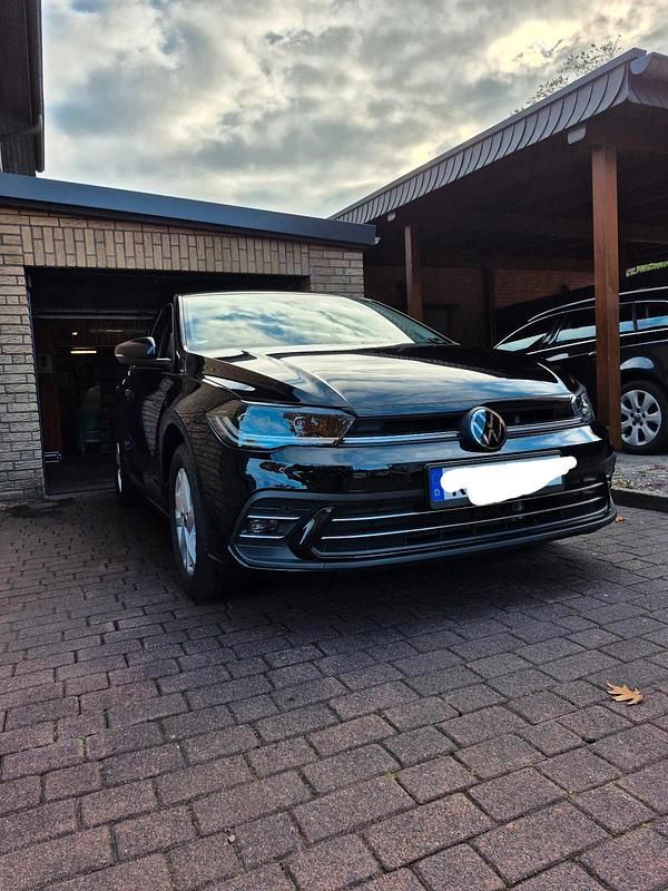 Gebraucht VW Polo Style 95 PS (69 kW) 2023 Schwarz Kleinwagen