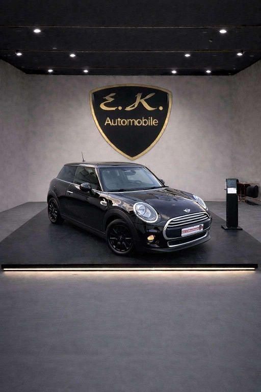 Gebraucht Mini Cooper 136 PS (100 kW) 2016 Midnight black metallic Kleinwagen