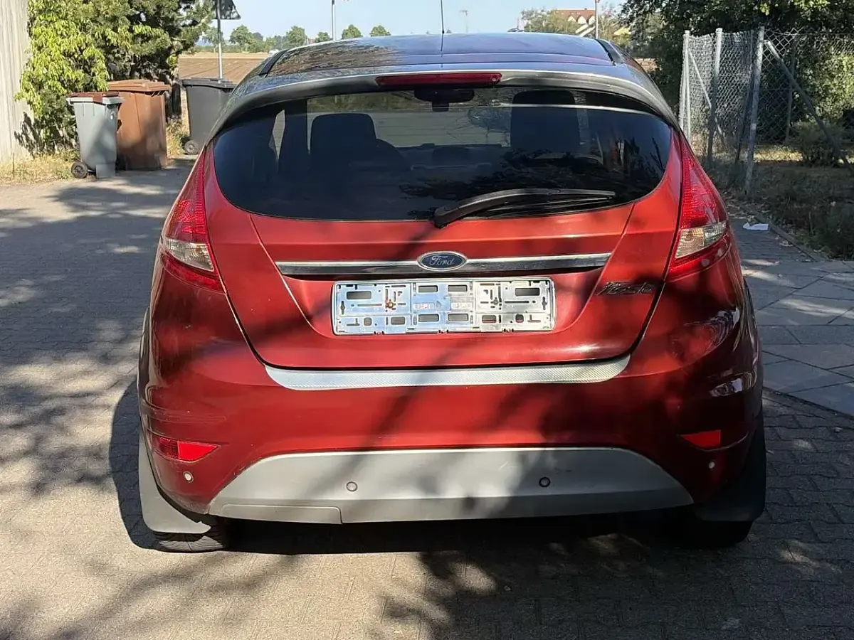Gebraucht Ford Fiesta Titanium 97 PS (71 kW) 2008 Rot Kleinwagen