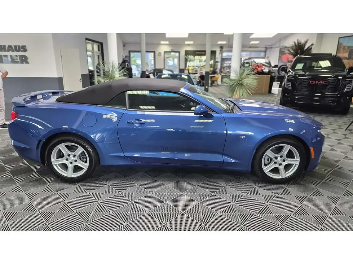Neu Chevrolet Camaro 275 PS (202 kW) 2026 Blau Cabrio